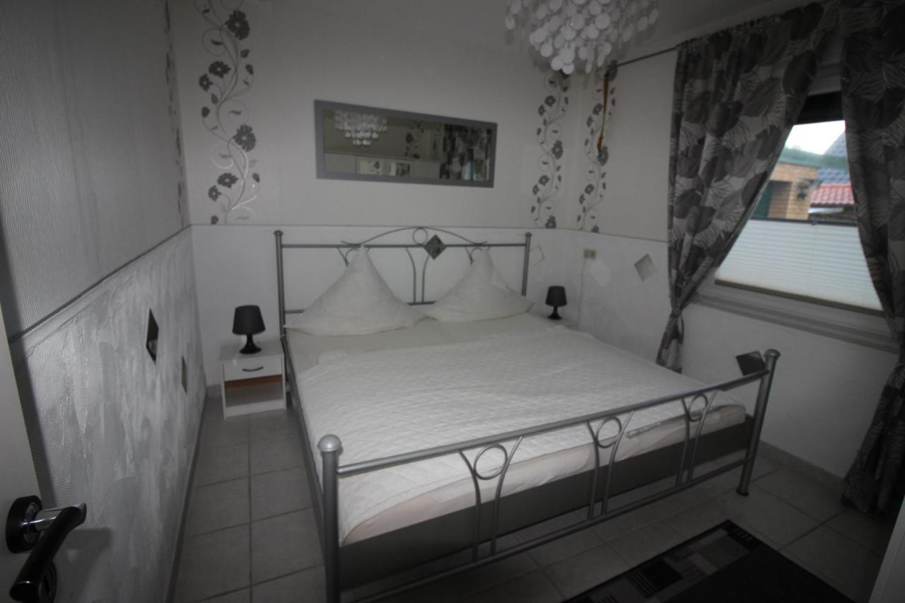 Haus Abbi, Ferienwohnung Mit Schwimmbad Hage 외부 사진